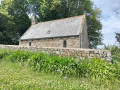 chapelle et agapanthes