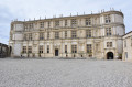 Chateau de Grignan de face