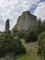 Le Castellas de Roquemartine, la Crête du Defens, les Grottes de Calès