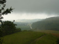 Chemin sous la pluie