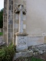 Croix près de l'église de Saint-Lactencin