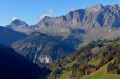 Dans la montée, vue vers le Col des Aravis