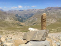 De nombreux cairns permettent de se repérer sans aucun problème lors de la descente du grand pierrier