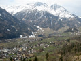 Die Kapelle von Obersonnberg und die Ruinen der Burg Rabenstein
