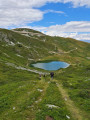 Descente vers le lac du Carroley
