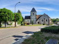 Église et place de Ferreux-Quincey