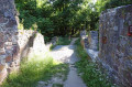 Eingang zur Burgruine Raueneck