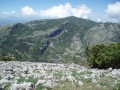 En descendant, vue vers un petit lac en aval de Piano Battaglia