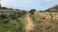 Entre les murs, descente vers Lumio Entre les murs, descente vers Lumio