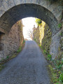 entr&eacute;e dans le village