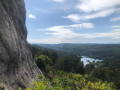 Falaise et lac