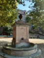 Fontaine de la place du village de Penta-di-Casinca Fontaine de la place du village de Penta-di-Casinca