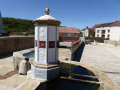 Fontaine lavoir en bas du village