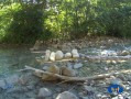 Gorges de la Roanne par les MNVR - Jeu d'équilibre.