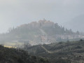 Gourdon dans la brume