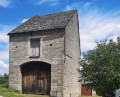 Grange XIXe en pierre sèche, couverte en lave Grange XIXe en pierre sèche, couverte en lave