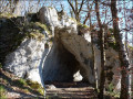 La Grotte de la Yésotte, la Croix Bénéton, la Pierre qui vire