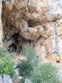 Grotte en contrebas du chateau