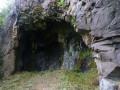 grottes-rocher de Cuzers