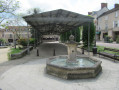 Halle et fontaine à Villennes-sur-Seine