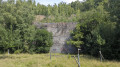 Hohe Steinwand in der Nähe von Biersdorf