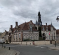 H&ocirc;tel de Ville vu du carrefour de la Poste