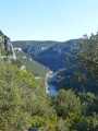 Juste derrière le dolmen et trouve un magnifique point de vue sur les Gorges Juste derrière le dolmen et trouve un magnifique point de vue sur les Gorges