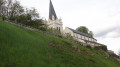 L'église Saint Mesmin à flanc de côteau