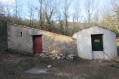 La cabane et la réserve d'eau