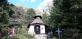 La chapelle et le cimetière symbolique