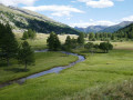 La Clarée coule paresseusement dans sa vallée élargie. La Clarée coule paresseusement dans sa vallée élargie.