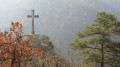 La croix au dessus de la vallée d'Ay