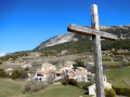 La croix et le village
