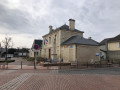 La mairie de Démouville vue depuis la rue du Centre