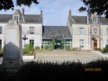 la mairie et son esplanade