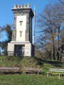 La petite tour Neunlindenturm au sommet du Kaiserstühl