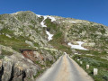 La route de l'Oberaar au d&eacute;part du col du Grimsel