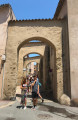 La rue de la Miséricorde, entre arches et mémoire