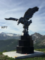 La sculpture d'aigle à l'antenne La sculpture d'aigle à l'antenne