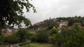 La ville haute vue du Chemin des Zizines