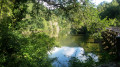 La vue avant de marcher sur la passerelle Claude Riveno