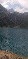 Lac et cascade du lac d'Oo