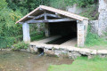 Lavoir couvert du ruisseau de la Roche