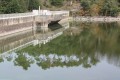 Le barrage de la retenue d'eau Le barrage de la retenue d'eau