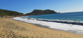 Les Cap Taillat et Lardier depuis la plage de Gigaro