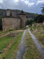Le Château Conduché en arrivant à Bouziès