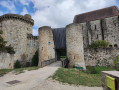 Château médiéval de la Madeleine et vue sur la vallée de Chevreuse