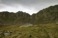 Le col de la Cornella depuis le lac en contrebas