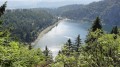 Le lac Blanc vu d'en haut par le sentier qui le longe