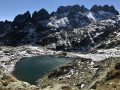 Le Lac de la Croix, face aux Aiguilles de l'Argentière Le Lac de la Croix, face aux Aiguilles de l'Argentière